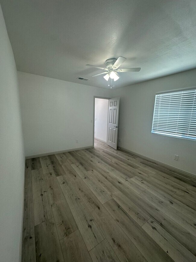 Building Photo - 202-204 Calla Avenue
