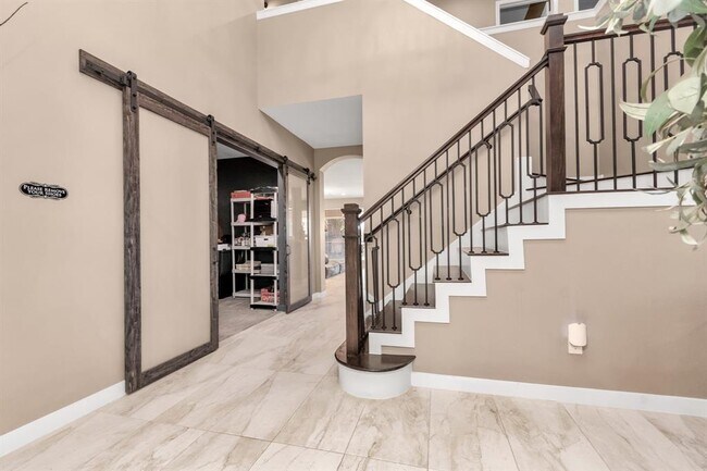 Building Photo - 3210 Shadowwalk Dr