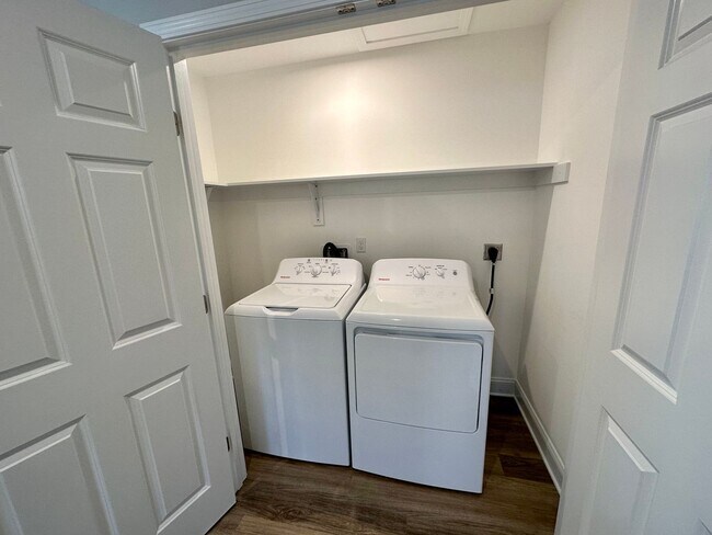 Building Photo - 68 W. First Ave-Duplex