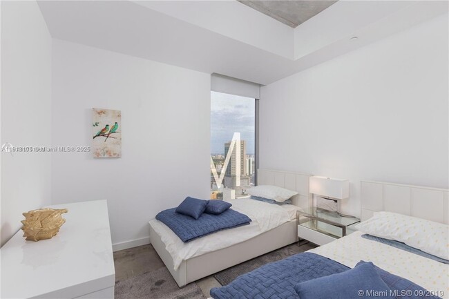 Building Photo - 151 SE 1st St