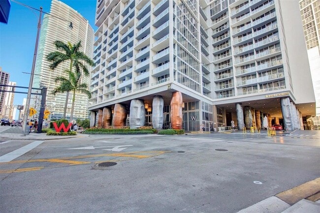 Building Photo - 475 Brickell Ave