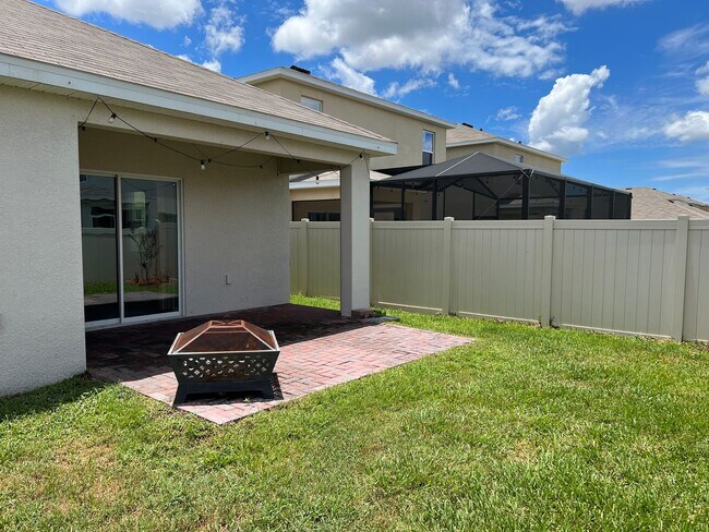 Building Photo - 3 Bedroom 2 Bath Single-Family Home (Garden Village)