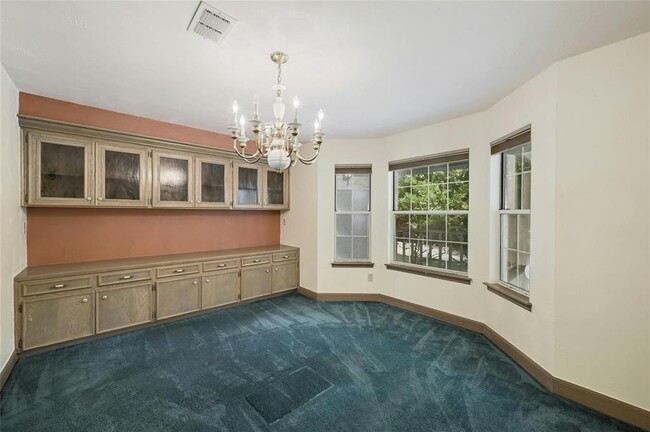 Building Photo - 3605 Silver Hill Cir