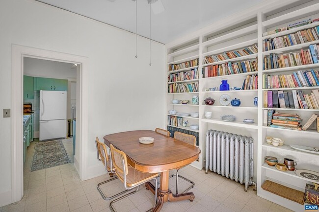 Building Photo - 502 Park Hill