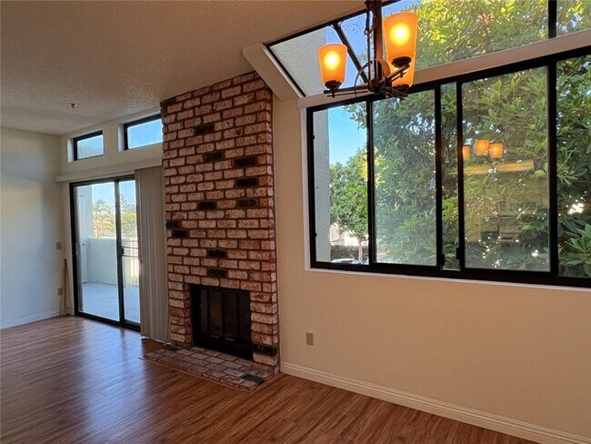 Building Photo - 17641 Sergio Cir