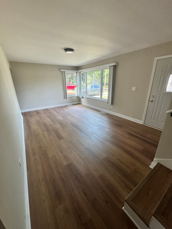 Building Photo - 2605 Oriole Ln