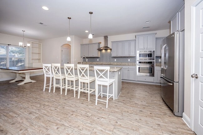 Building Photo - 1013 Silverbell Cv