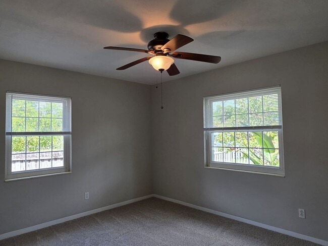 Building Photo - 2 Bedroom Single Family Home in Central Gulfport