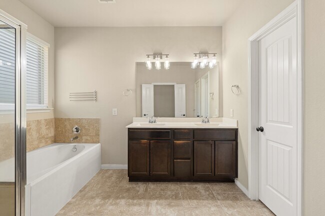 Building Photo - 9722 Massanutten Ln