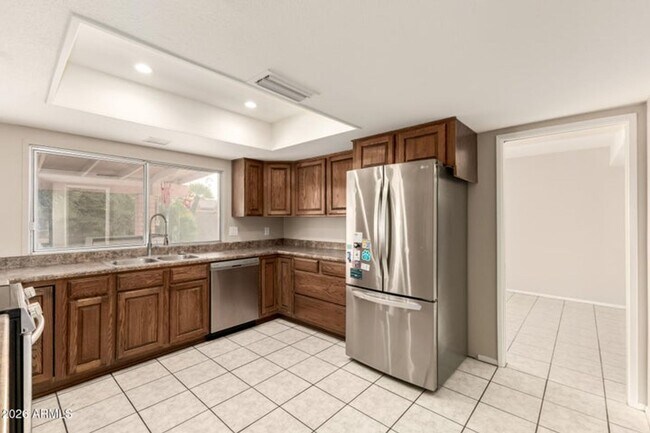 Building Photo - 4731 W Shaw Butte Dr