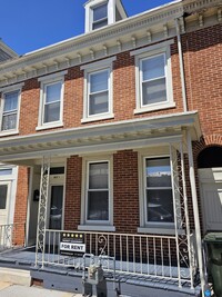 Building Photo - 829 Willow St