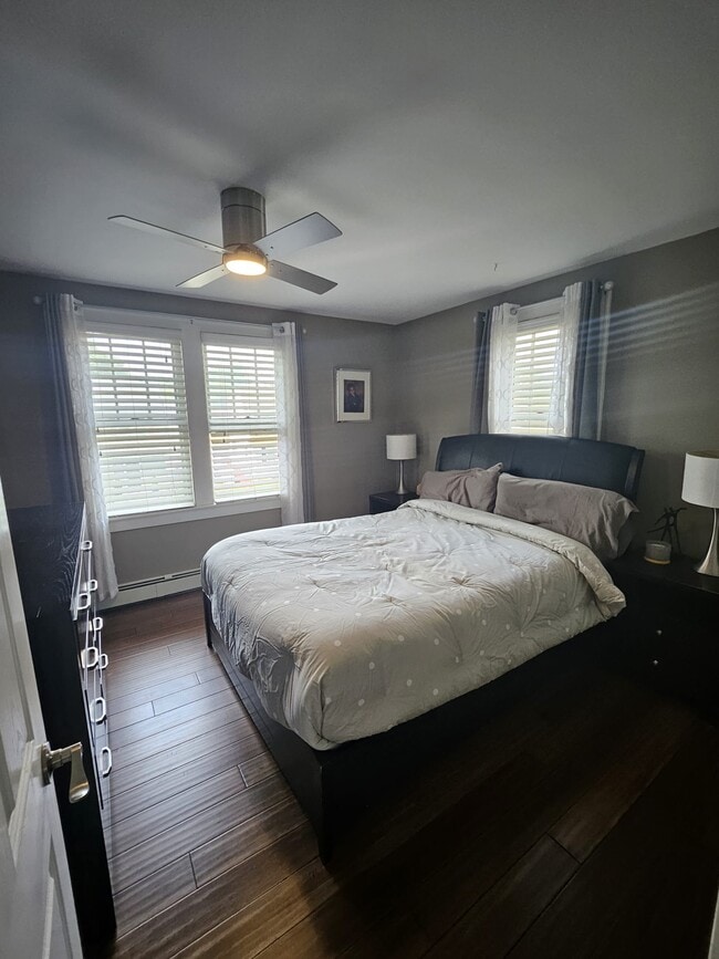 MAIN BEDROOM - 15 Overland Ave
