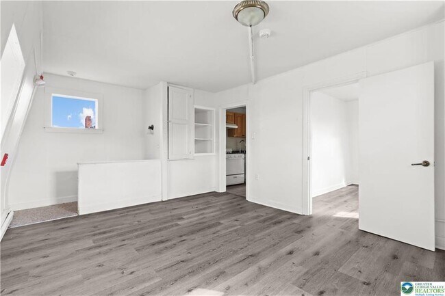 Building Photo - 1113 Ferry St