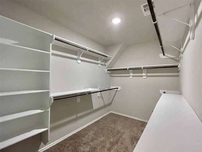 Building Photo - 23827 Piedmont Forest Dr