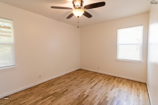 Building Photo - 1624 Sunnyside Ln