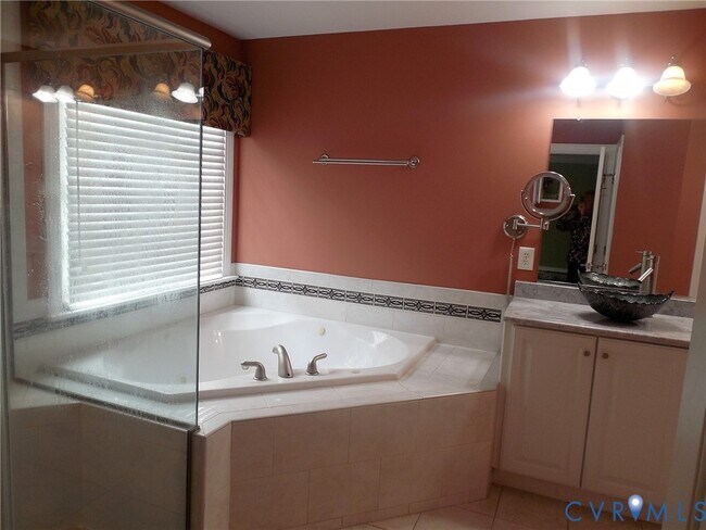 Building Photo - 5013 Harvest Glen Ct