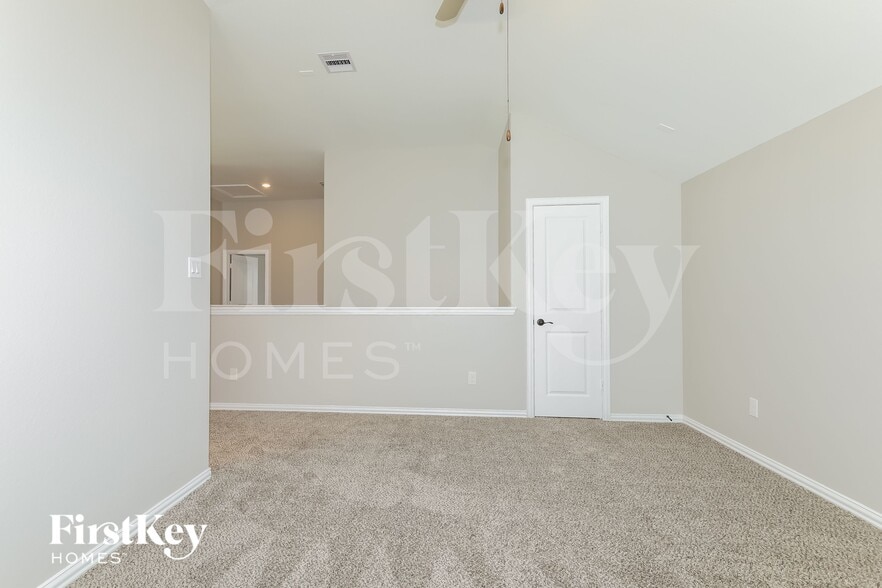 Building Photo - 119 Del Carmen Dr