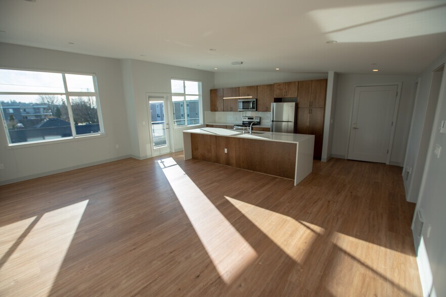 Primary Photo - 303 Edmonds St