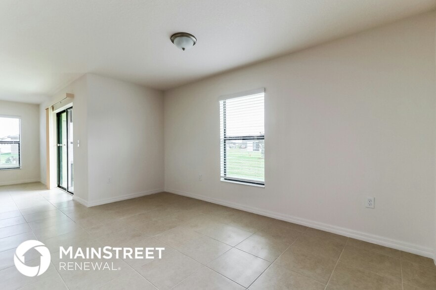 Building Photo - 2127 Peyto Wy