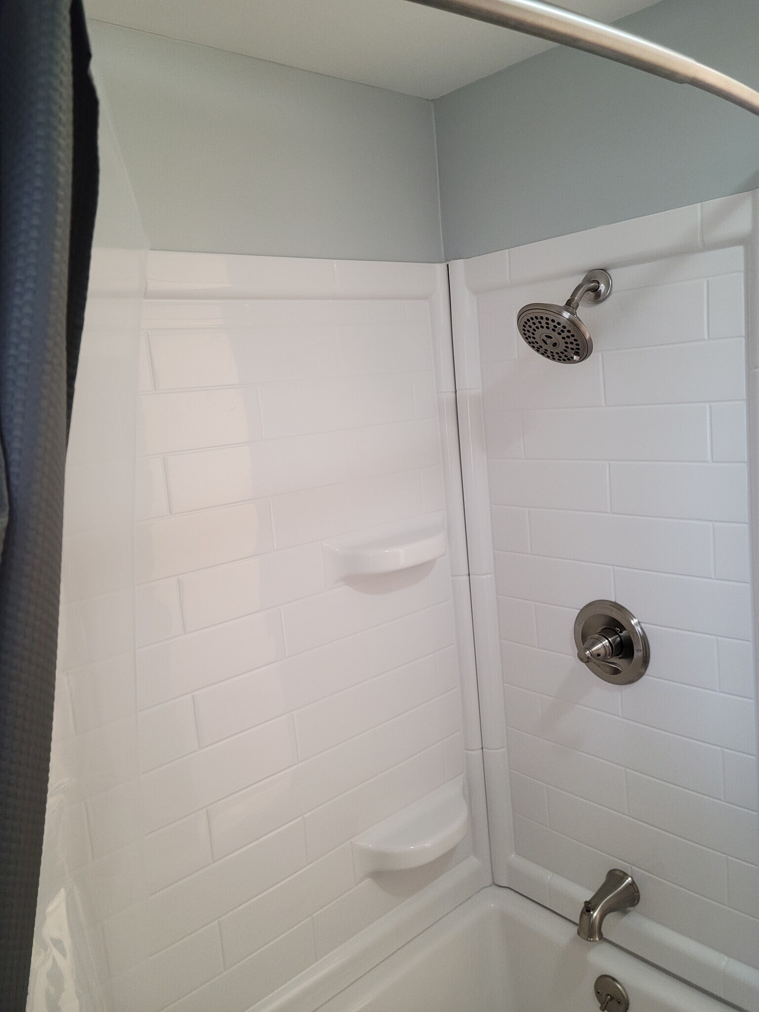 Building Photo - 183 Maple St