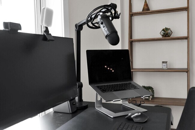 Building Photo - 899 Pine St