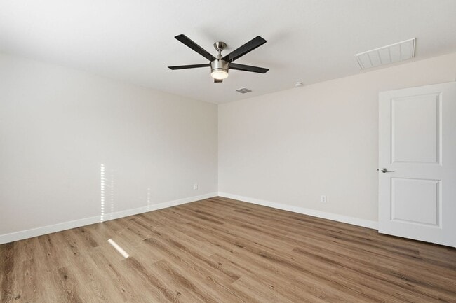 Building Photo - Amazing home in wonderful Ghost Hollow Ranch