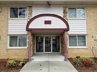 Building Photo - 5725 Holmes Ave