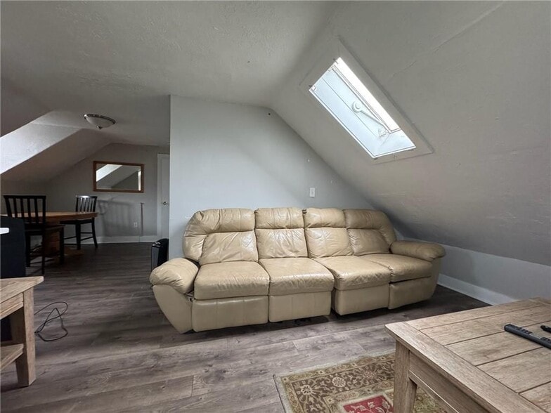 Building Photo - 9 Ann St