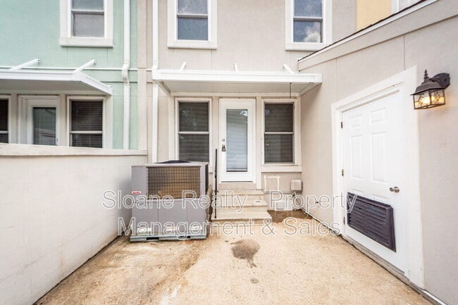 Building Photo - 854 Colony Dr