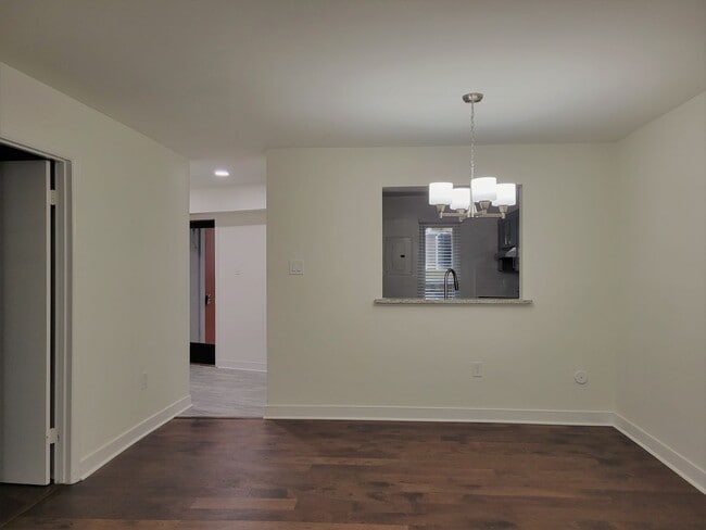 Building Photo - Remodeled 3 Bedroom 2 Bath Condo in Bon Air