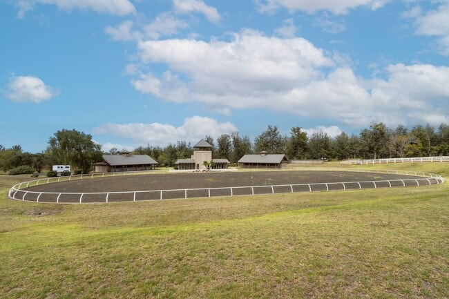 Building Photo - Contemporary Home in Gated Community