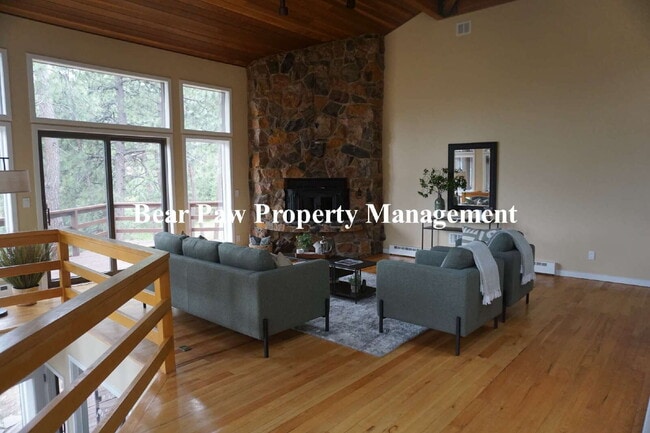 Building Photo - Beautiful Home in Genesee!
