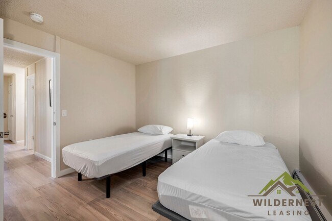 Building Photo - Fully Remodeled Gold Camp 2 Bed/1Bath