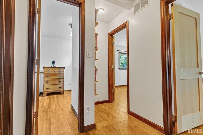 Building Photo - 4425 E Cambridge Ct