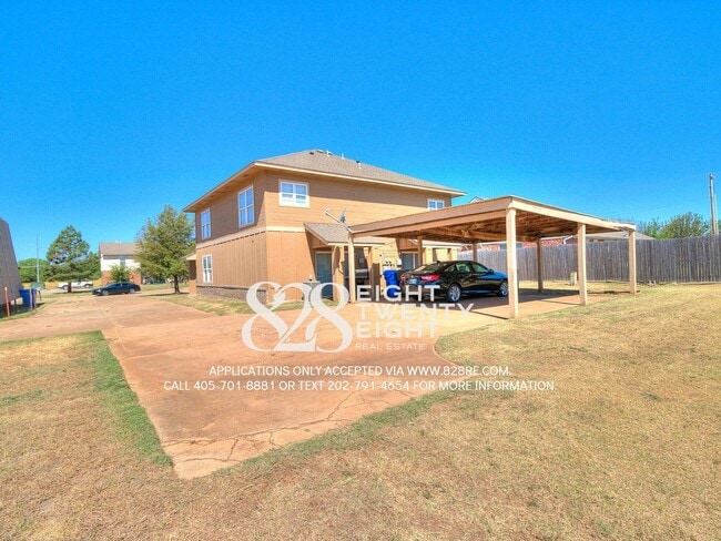 Building Photo - Spacious 2 Bed/1.5 Bath Norman Townhome Du...