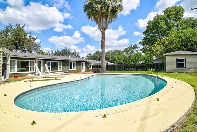 Building Photo - Home for Rent