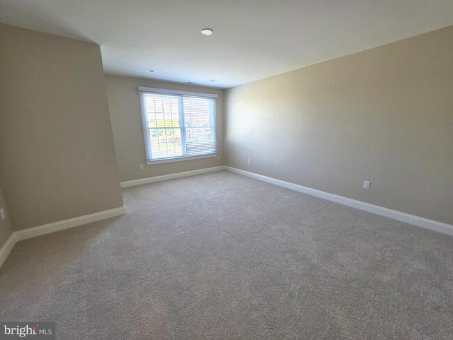 Building Photo - 94 Wolf Creek Cir