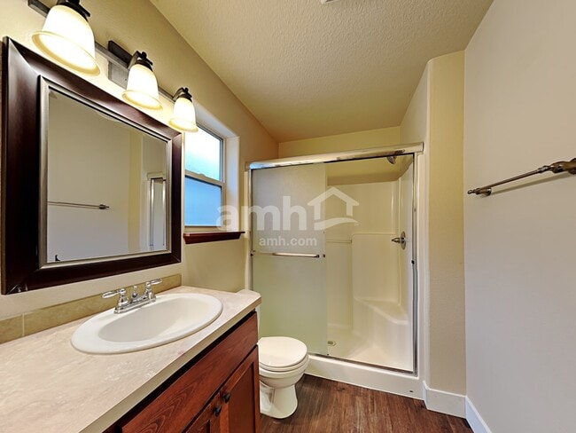 Building Photo - 33586 SE Steinfeld St