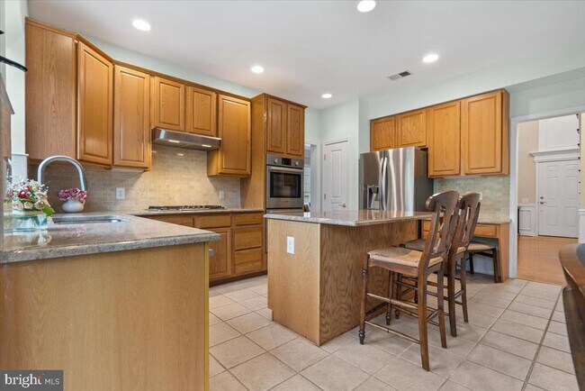 Building Photo - 4 Van Marter Ct