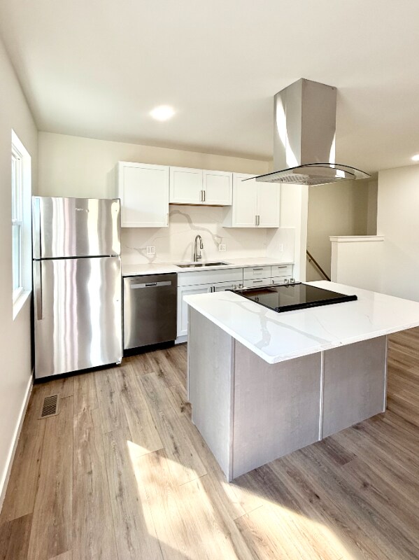 Building Photo - 6386-6386 Shelton Ct