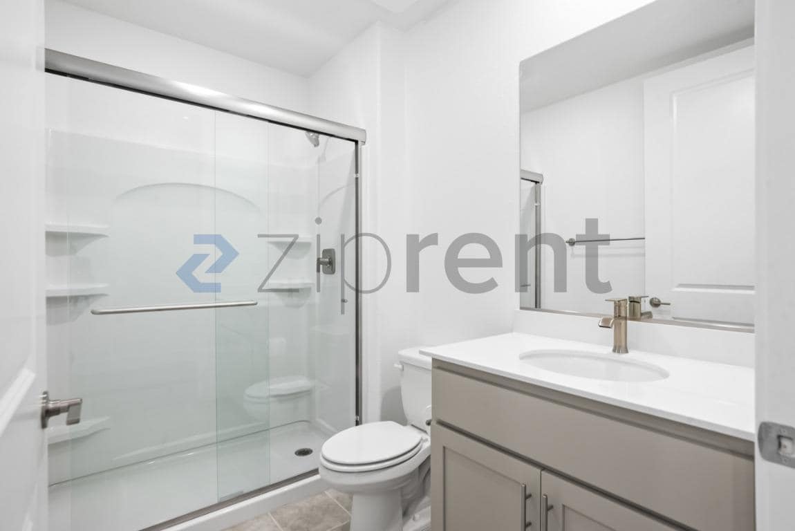 Building Photo - Unit
