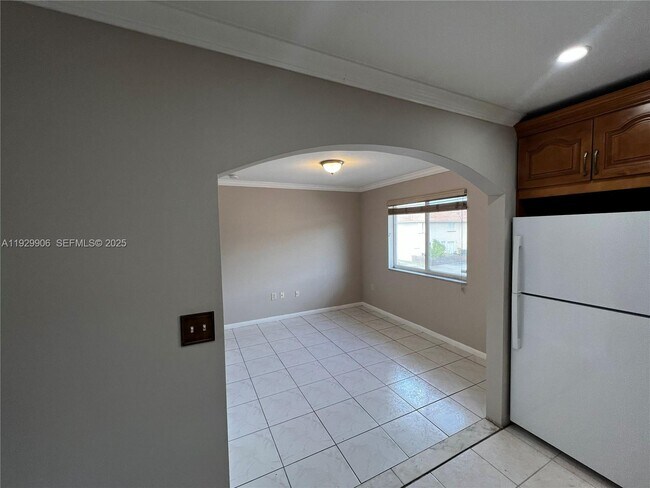 Building Photo - 351 NW 82nd Ave