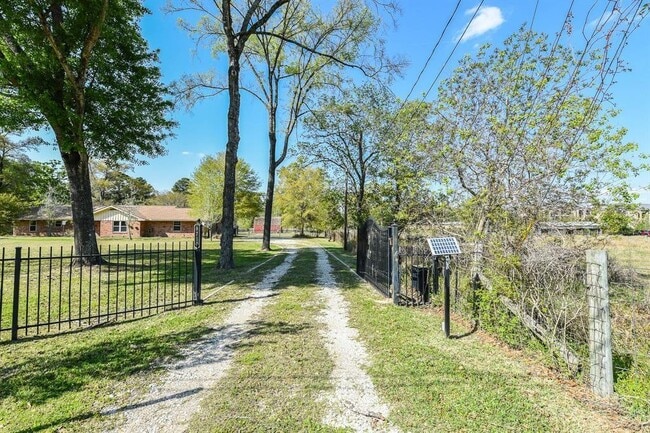 Primary Photo - 8710 West Ln