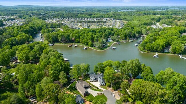Building Photo - Northshore Landing
