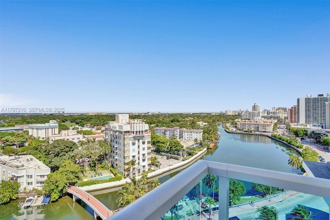 Building Photo - 102 NE 24th St