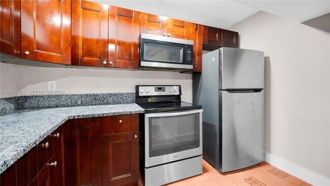 Building Photo - 1124 NW 100th Terrace