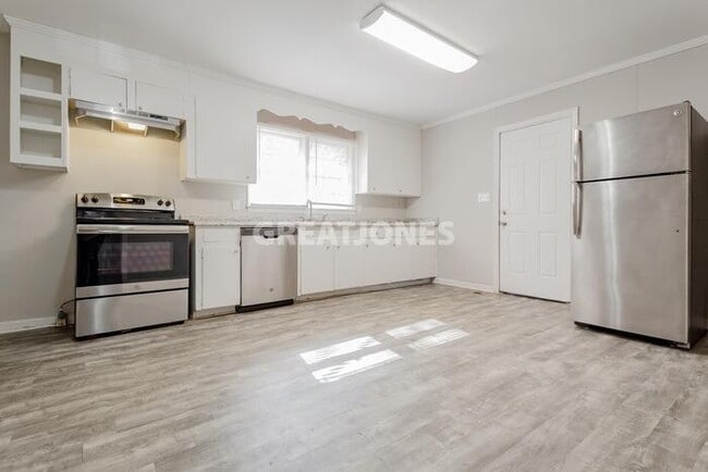 Building Photo - 12 Glendale St