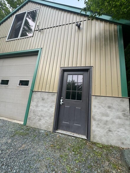 Building Photo - 84 Locke Rd