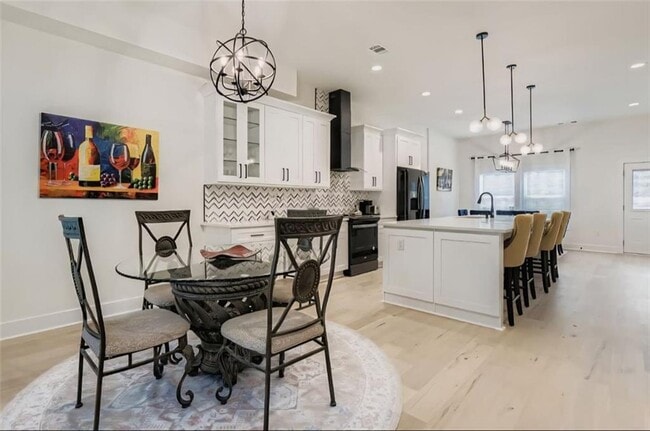 Building Photo - 854 Smith St SW