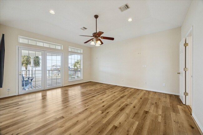 Building Photo - 22621 Bay Point Dr